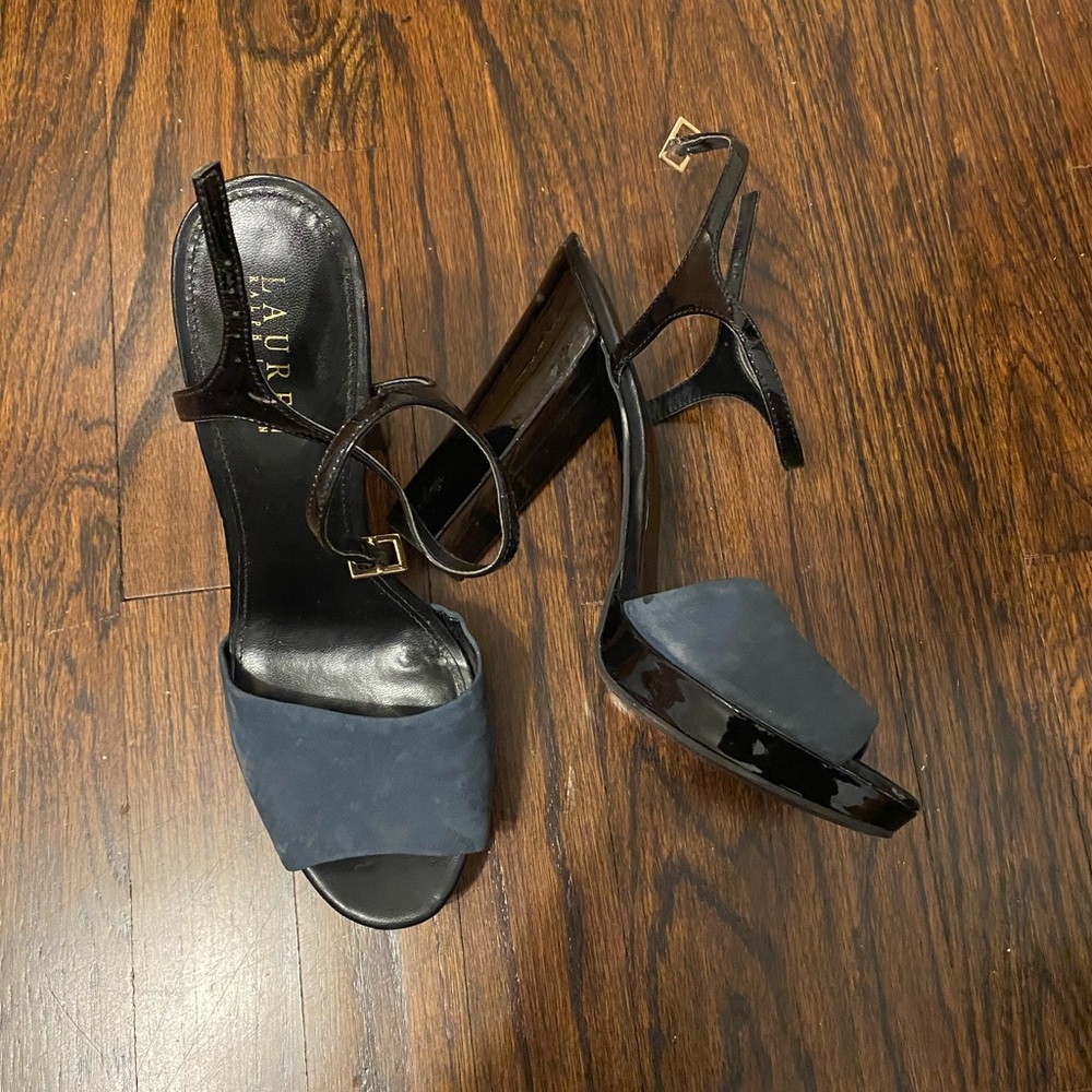 Ralph Lauren sandal. Size 8.5 Slightly used.